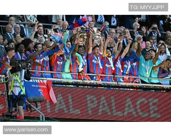 曼联与水晶宫精彩对决回放全程回顾与精彩瞬间分析